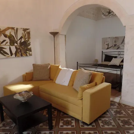 Casa Josephina - Three Level Stone With Balcony, 2 Roof Terraces & Sea Views