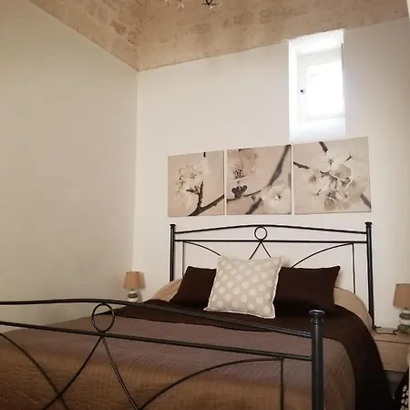 Casa Josephina - Three Level Stone With Balcony, 2 Roof Terraces & Sea Views *